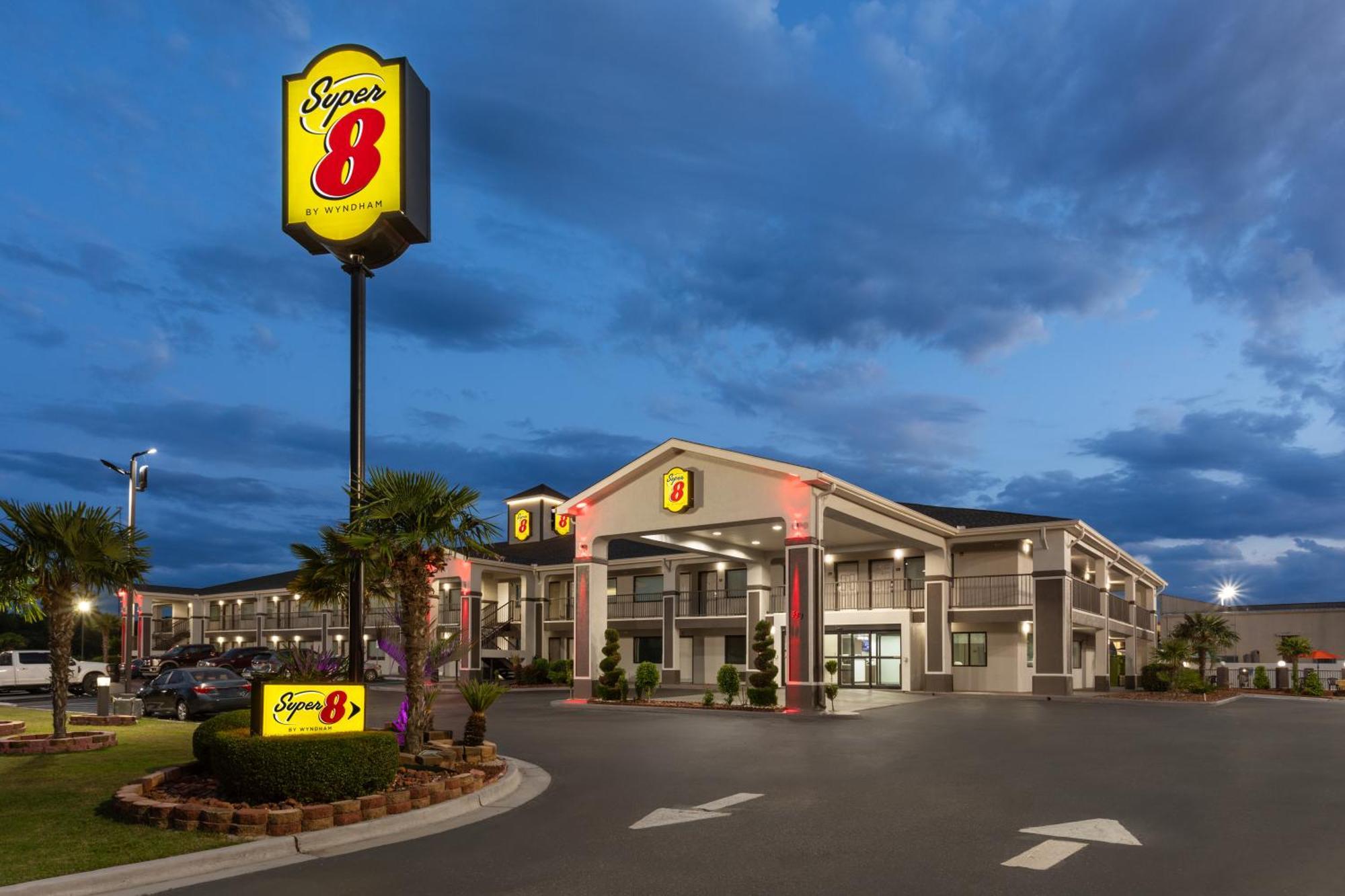 ซูเปอร์ 8 บาย วินด์แฮม แพรตวิลล์ มอนต์โกเมอรี Motel แพรตต์วิลล์ ภายนอก รูปภาพ