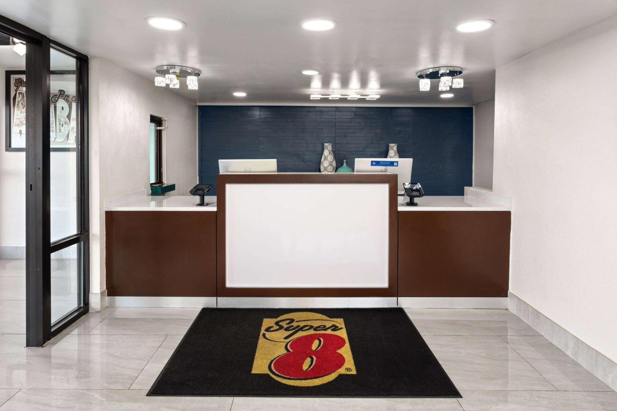 ซูเปอร์ 8 บาย วินด์แฮม แพรตวิลล์ มอนต์โกเมอรี Motel แพรตต์วิลล์ ภายนอก รูปภาพ